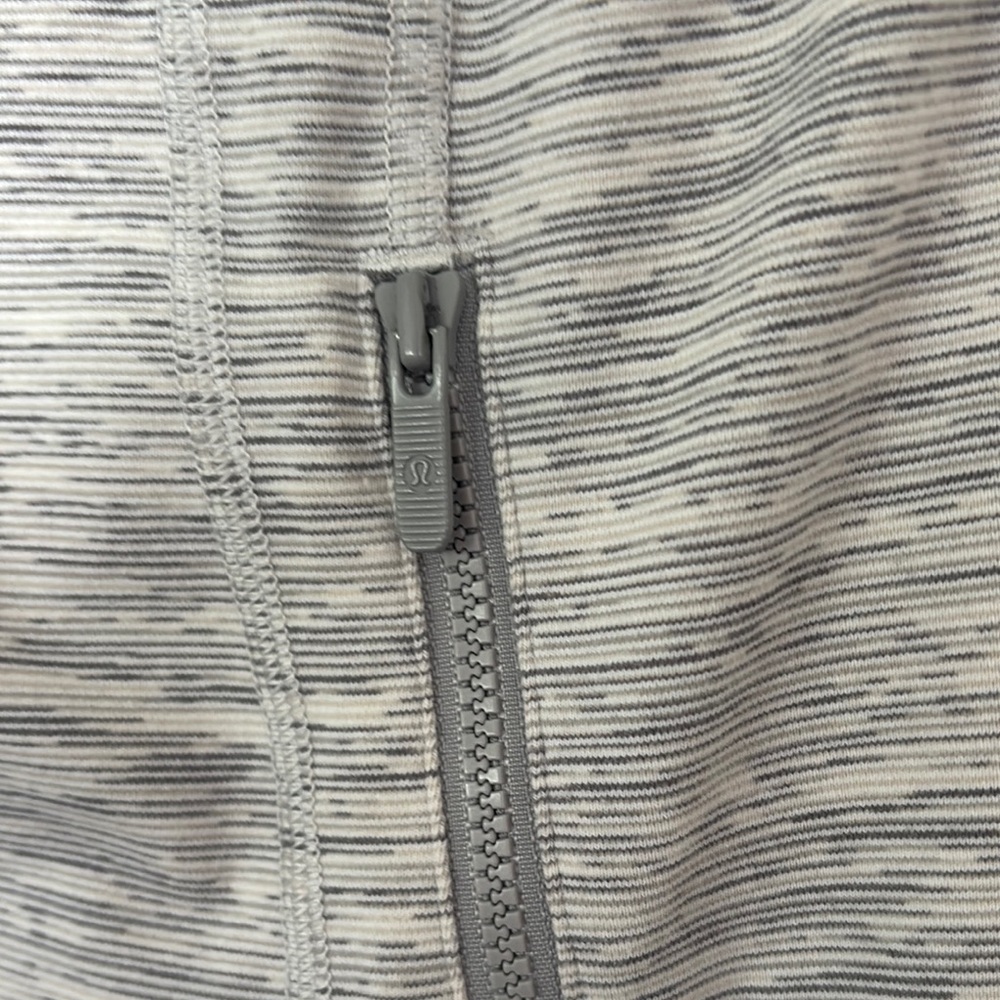 Lululemon Define Gray Women's Jacket - image 3